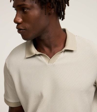 Remera Polo Comfort con Textura Diagonal 4