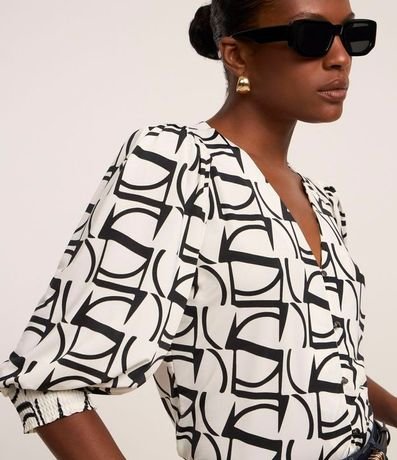 Blusa Manga 3/4 en Microfibra con Estampado Geométrico
