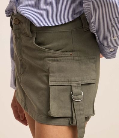 Pollera corta en Sarga con Bolsos Cargo y Fivelas 4