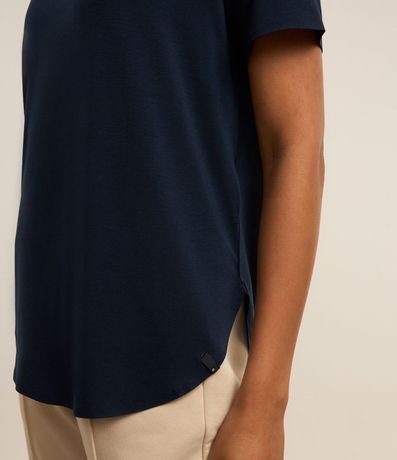 Remera Oversized Deportiva en Microfibra con Bajo Redondeado 4