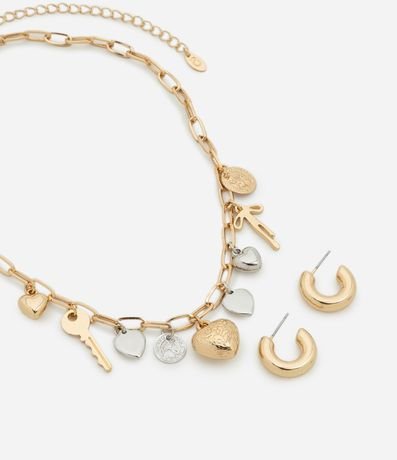 Conjunto de Collar Corto y Caravana Aro en Metal con Colgantes Diversos
