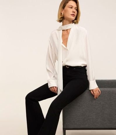 Pantalón Flare en Sarga con Tiro Alto 2