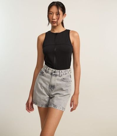 Short Mom Cintura Alta en Jeans con Bajo Ajustada 2