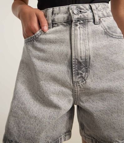 Short Mom Cintura Alta en Jeans con Bajo Ajustada 4