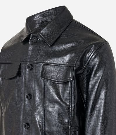 Campera Trucker con Textura Crocco Detalles en Solapa y Abotonado 5