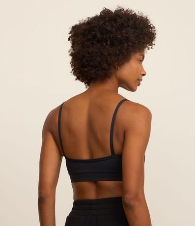 Top Deportivo en Microfibra Liviana con Fruncido Delantero 3