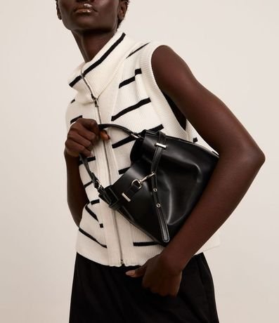 Cartera Bucket Pequena en PU con Detalle de Hebilla 9