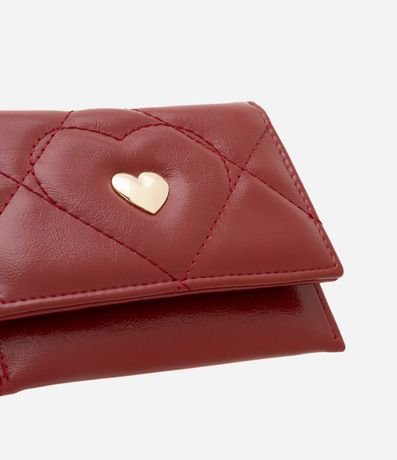 Billetera Sobre Pequeña en PU con Textura Capitoneada y Corazón 4