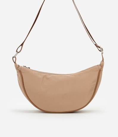 Bolso Mediano en Forma Media Luna y Correa Transversal Ajustable 4