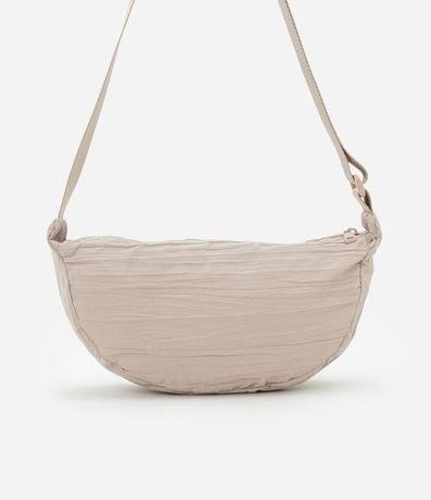 Cartera Mediana con Textura Drapeada y Formato Media Luna 3