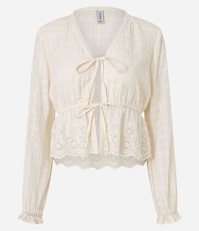 Blusa corta en Laise con Bordado y Lazo Delantero 7