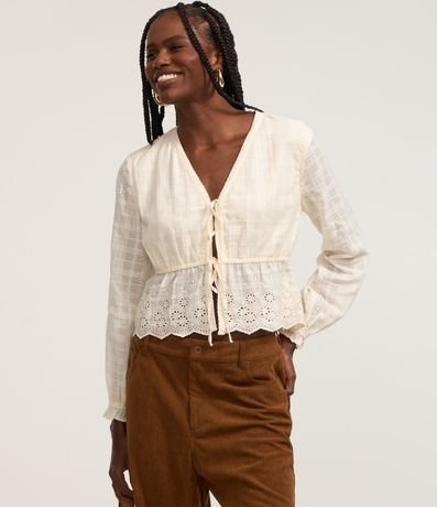 Blusa corta en Laise con Bordado y Lazo Delantero 3