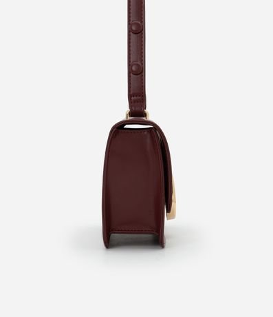 Cartera Shoulder Mediana con Tapa y Detalle Metalizado 3