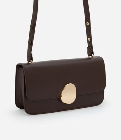 Cartera Shoulder Mediana con Tapa y Detalle Metalizado 2