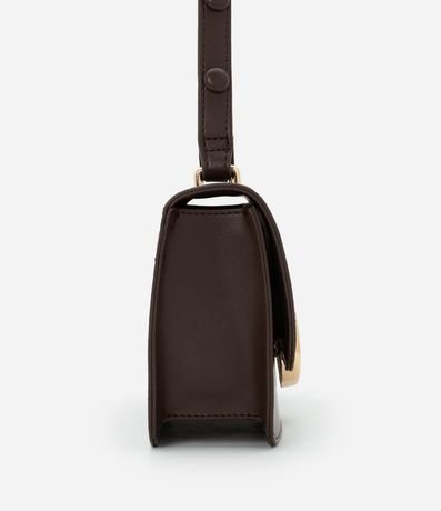 Cartera Shoulder Mediana con Tapa y Detalle Metalizado 3
