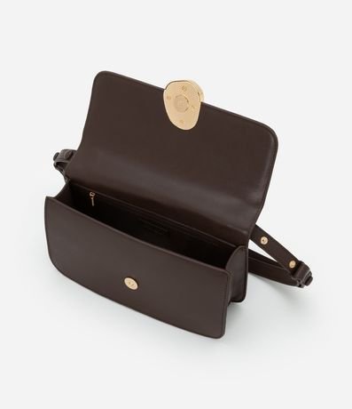 Cartera Shoulder Mediana con Tapa y Detalle Metalizado 5