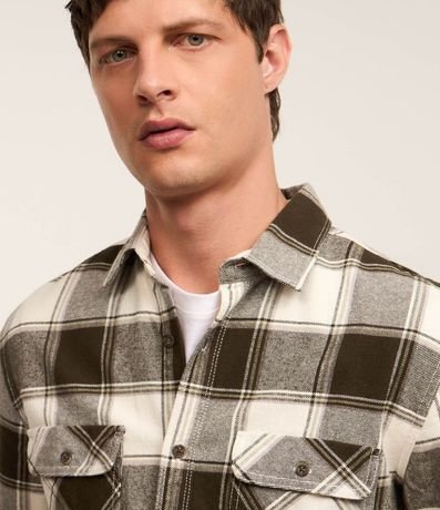 Camisa Comfort en Franela con Estampado de Cuadros y Bolsillos Delanteros 3