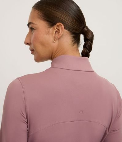 Campera Deportiva en Microfibra con Recortes y Bolsillos 3