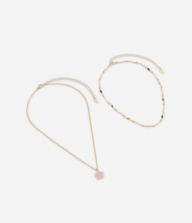 Collar Capas con Detalles Palitos Ondulados y Colgante de Flor 2