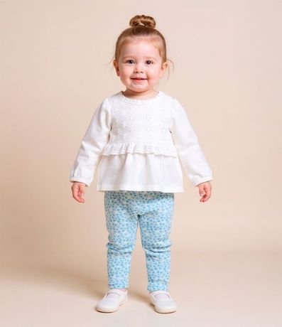 Conjunto Infantil con Volado y Textura en Broderie - Talle 0 a 18 meses 2