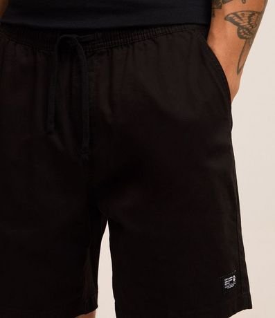 Bermuda en Sarga Lavada con Lazo en la Cintura 3