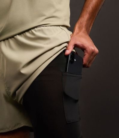 Bermuda Deportiva con Short de Compresión y Detalle Reflectante 4