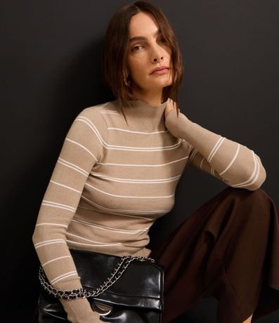 Suéter Listrado en Punto con Cuello Alto 7