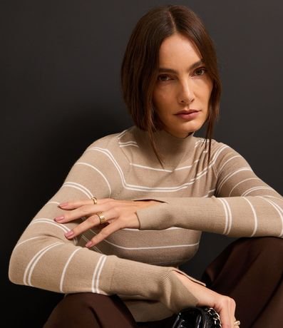 Suéter Listrado en Punto con Cuello Alto 6