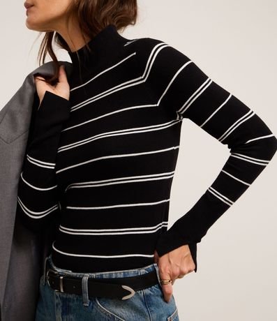 Suéter Listrado en Punto con Cuello Alto 3