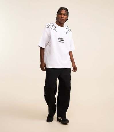 Remera Oversized en Malla con Estampa Lettering y Maori 2