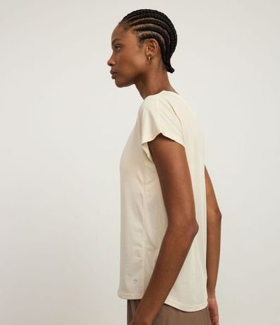 Remera en Microfibra con Escote Redondo 3