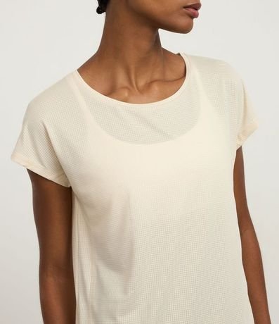 Remera en Microfibra con Escote Redondo 4