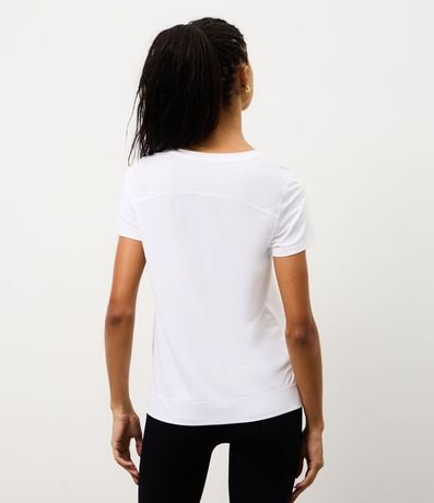 Remera Deportiva en Microfibra Agujerada con Bajo Mullet 4