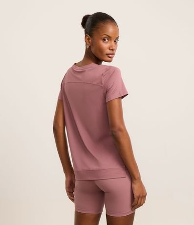 Remera Deportiva en Microfibra Agujerada con Bajo Mullet 3