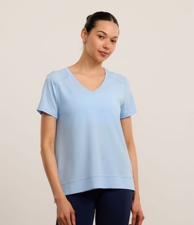 Remera Deportiva en Microfibra Agujerada con Bajo Mullet