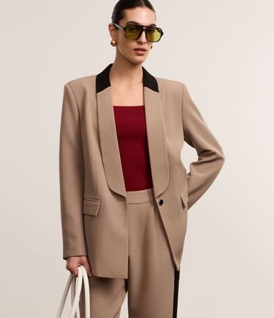 Blazer Sastre con Cuello Smoking Contrastante