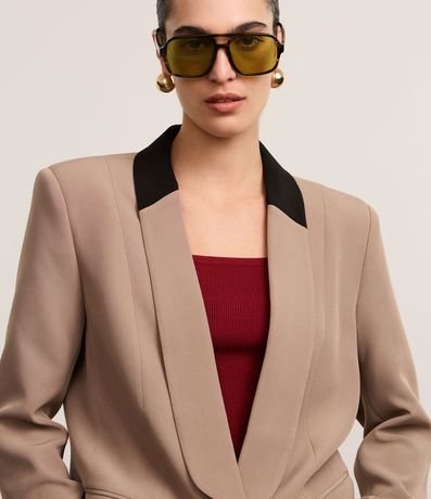 Blazer Sastre con Cuello Smoking Contrastante 4