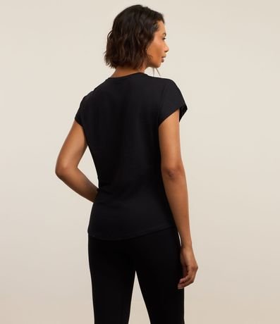 Remera Deportiva en Microfibra con Faja Contrastante 6