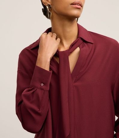 Camisa en Crepé con Cuello Lazo y Manga Larga 4