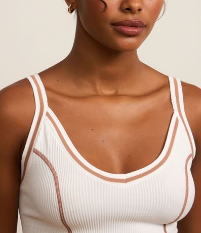 Camisete Texturizada Seamless con Pespuntes Contrastantes 4