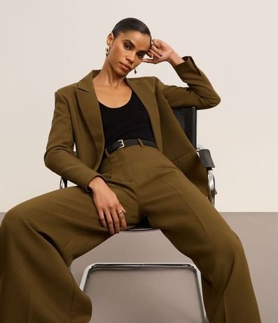 Pantalón Wide Leg en Sastrería con Pliegues y Cinturón 2