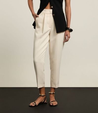 Pantalón Zanahoria en Sastre Cintura Alta con Pliegues 3