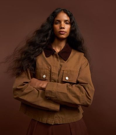 Campera en Sarga Cotelê con Cuello Contrastante 3