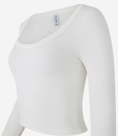 Blusa Acanalada en Rib con Escote Profundo 4