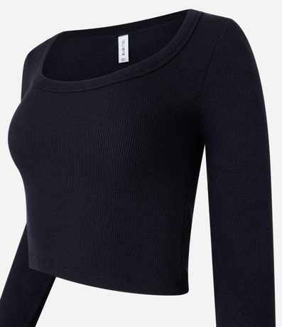 Blusa Acanalada en Rib con Escote Profundo 8