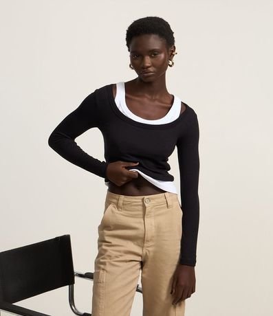 Blusa Acanalada en Rib con Escote Profundo 3