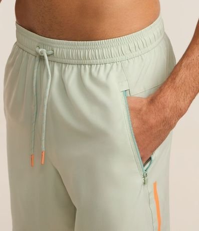 Bermuda Deportiva sin Estampado con Detalles de Colores 5