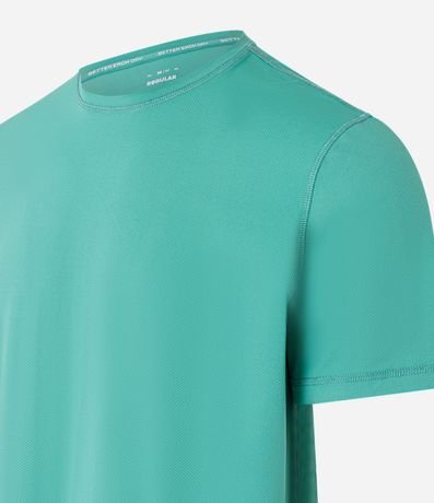 Remera Deportiva Regular con Tecnologia Dry y Estampa Localizada 2