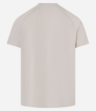 Remera Deportiva con Tecnologia Dry y Estampa Localizada 5
