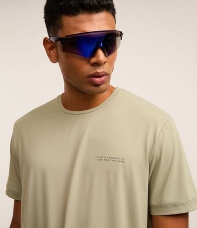 Remera Deportiva en Tecnologia Dry con Estampa Lettering Texturizada 7